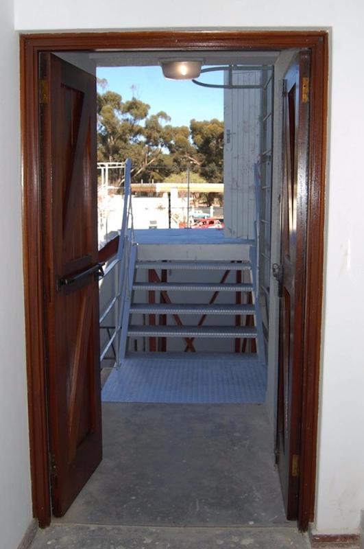 To Let Commercial Property for Rent in Maitland Western Cape